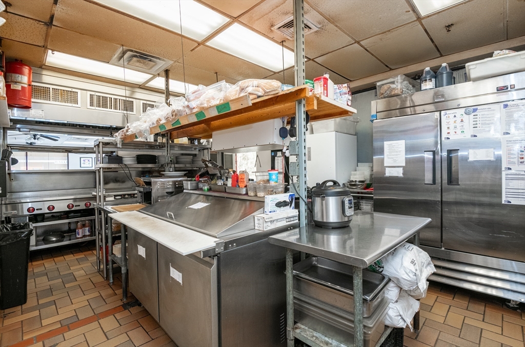 9999999999 Main Street