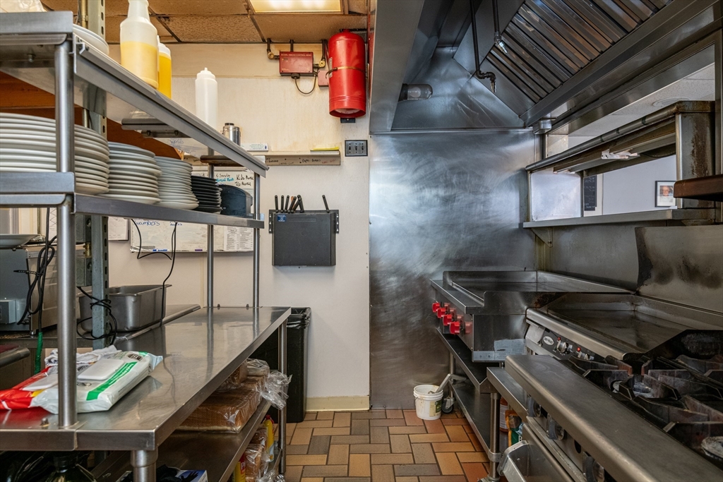 9999999999 Main Street