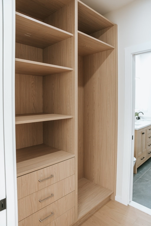 Boston, Massachusetts 02129, United States, 3 Bedrooms Bedrooms, ,2 BathroomsBathrooms,Residential,Active,223192