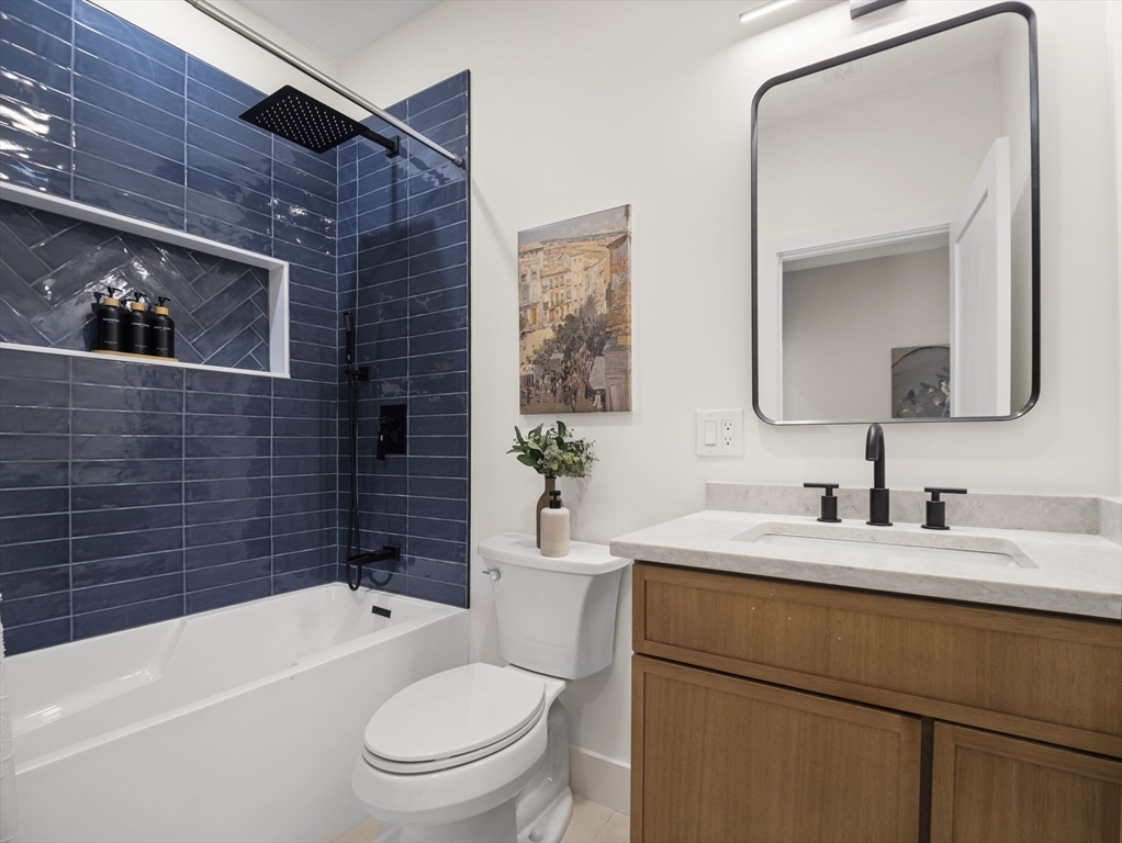 Boston, Massachusetts 02129, United States, 3 Bedrooms Bedrooms, ,2 BathroomsBathrooms,Residential,Active,223192