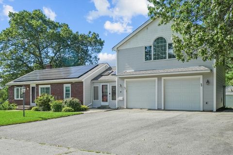 5 Woodland Cir Methuen MA 01844