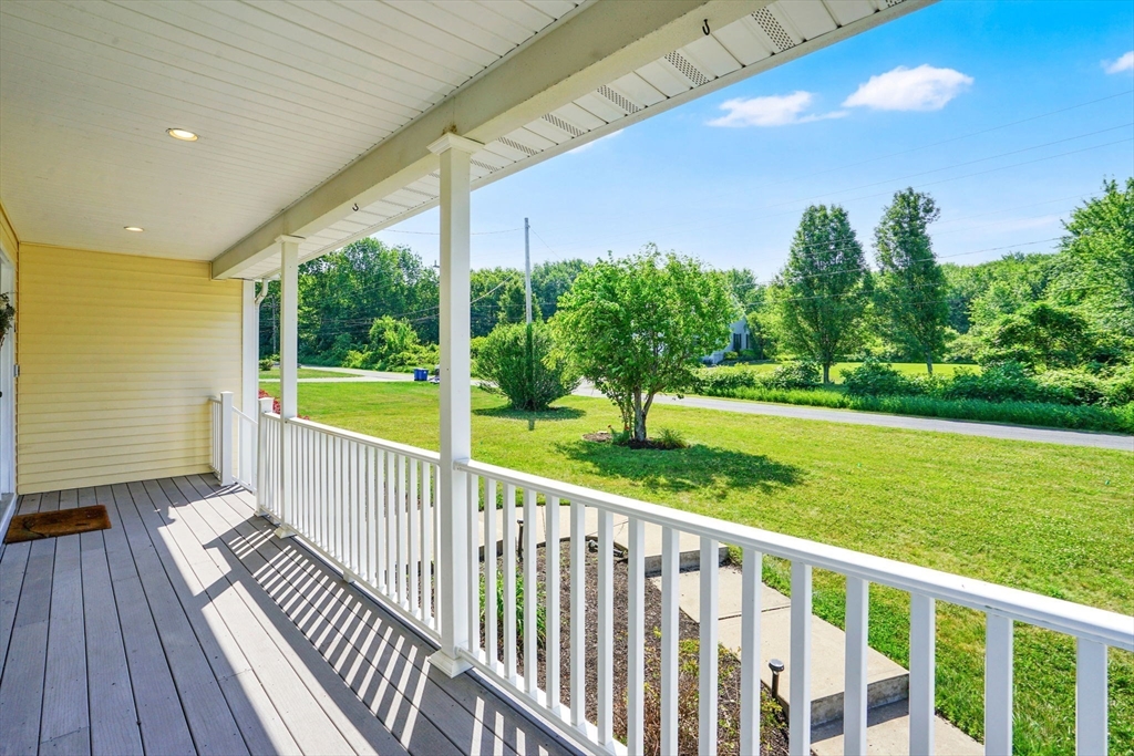 12 Macomber Rd