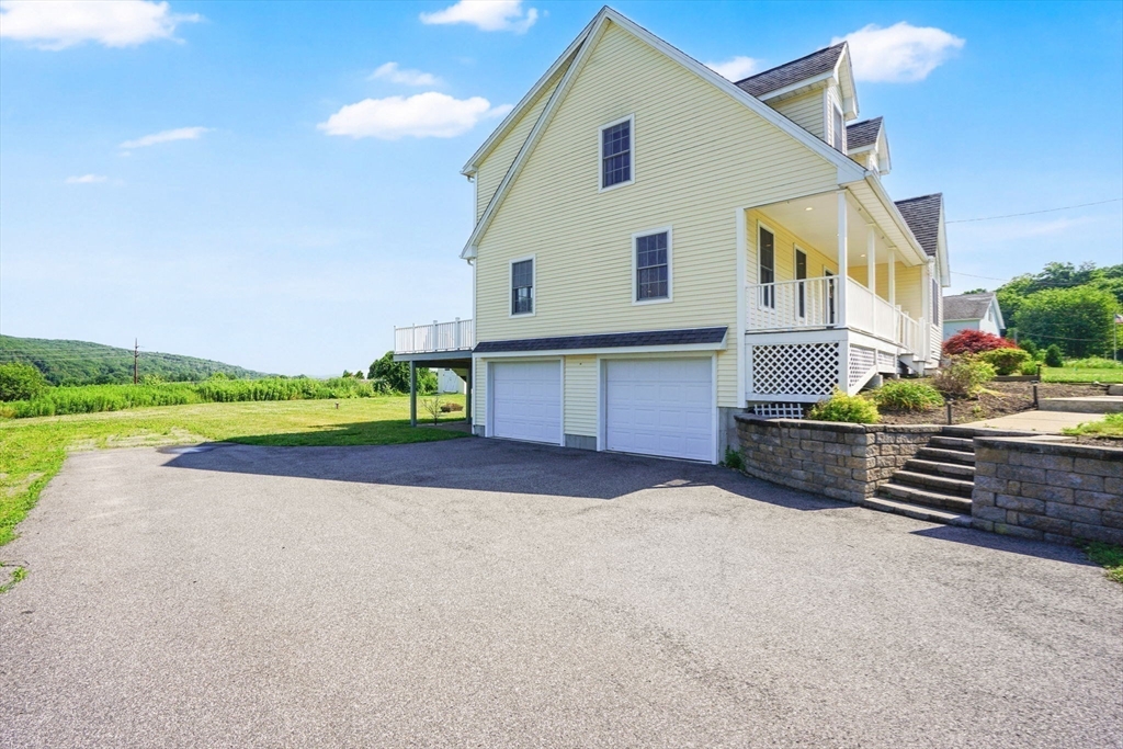 12 Macomber Rd