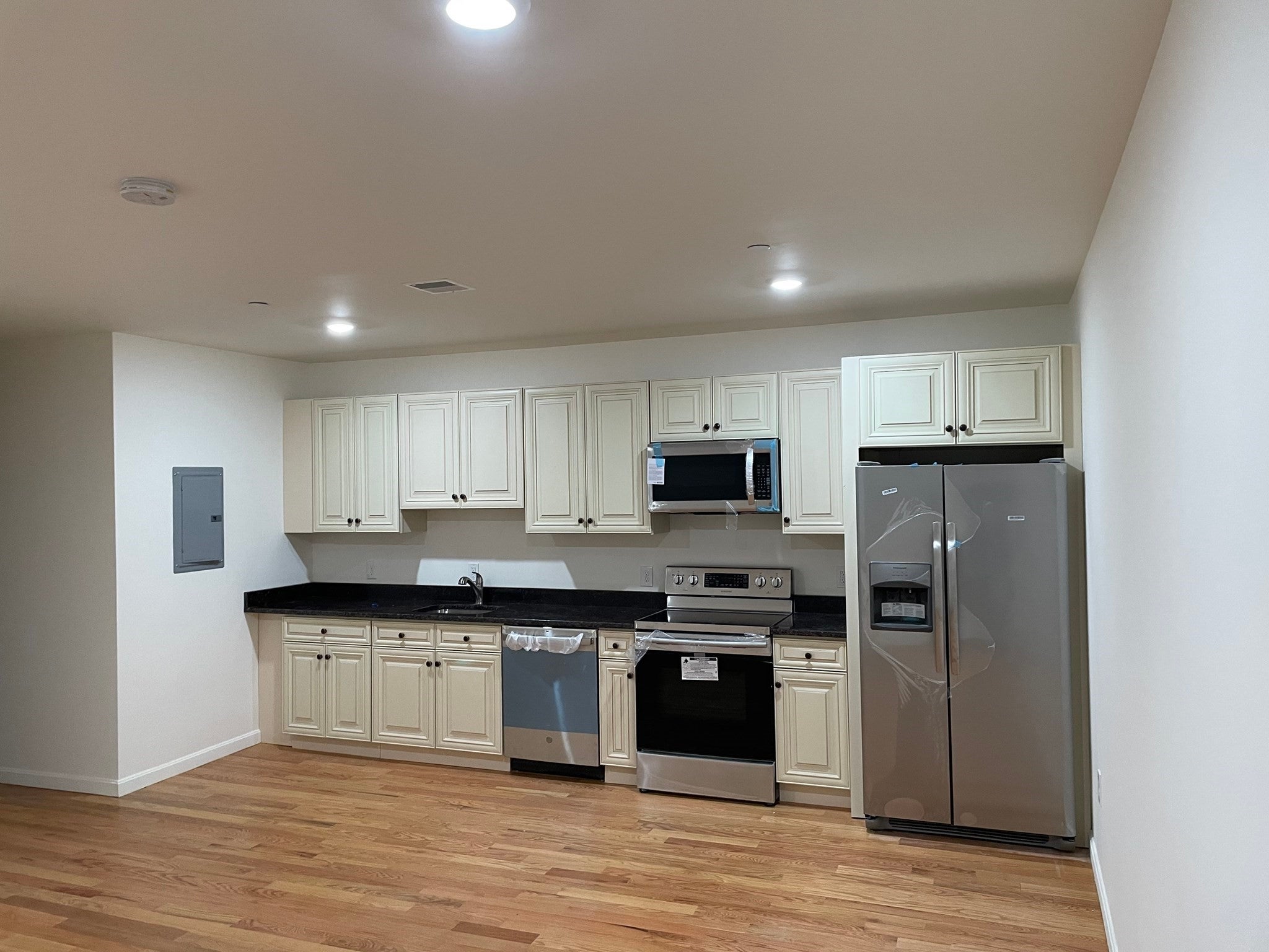 265 Essex Street, Lawrence, MA Photo #6