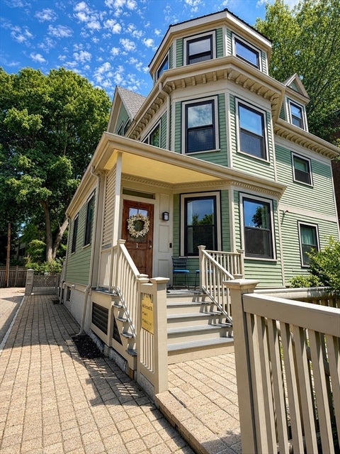 Photo of 66 Oxford St #1, Cambridge, MA 02139 (MLS # 73548149)