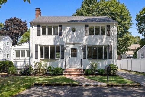Photo of 768 Lynn Fells Pkwy, Melrose, MA 02176 (MLS # 73490524)