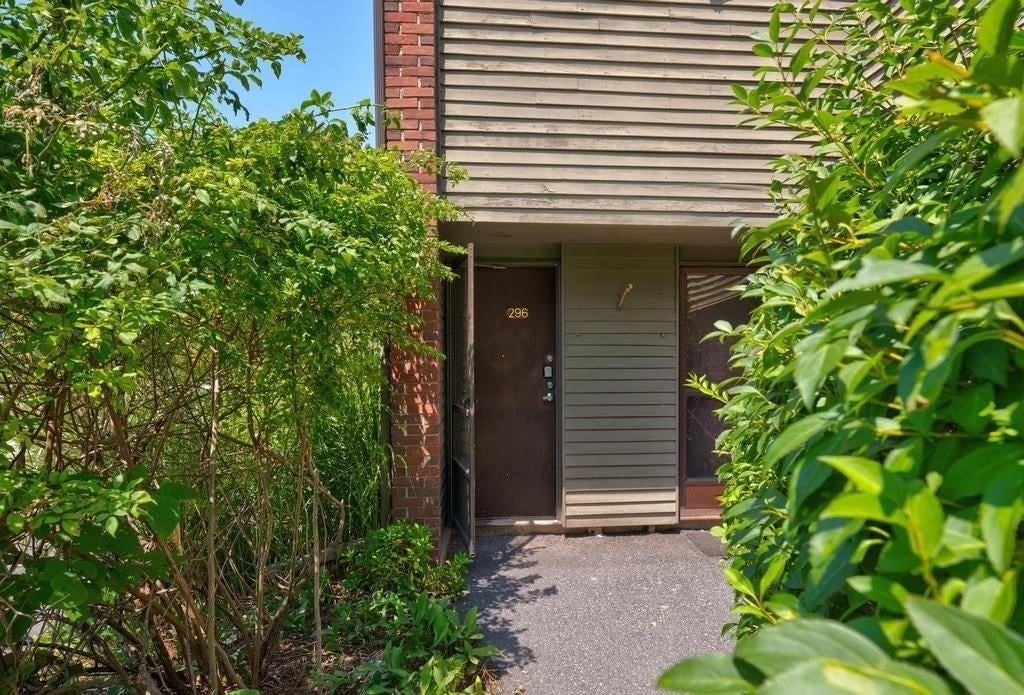 296 Brown Bear Crossing #296, Acton, MA, 296 Brown Bear Crossing #296, Acton, MA Photo #2