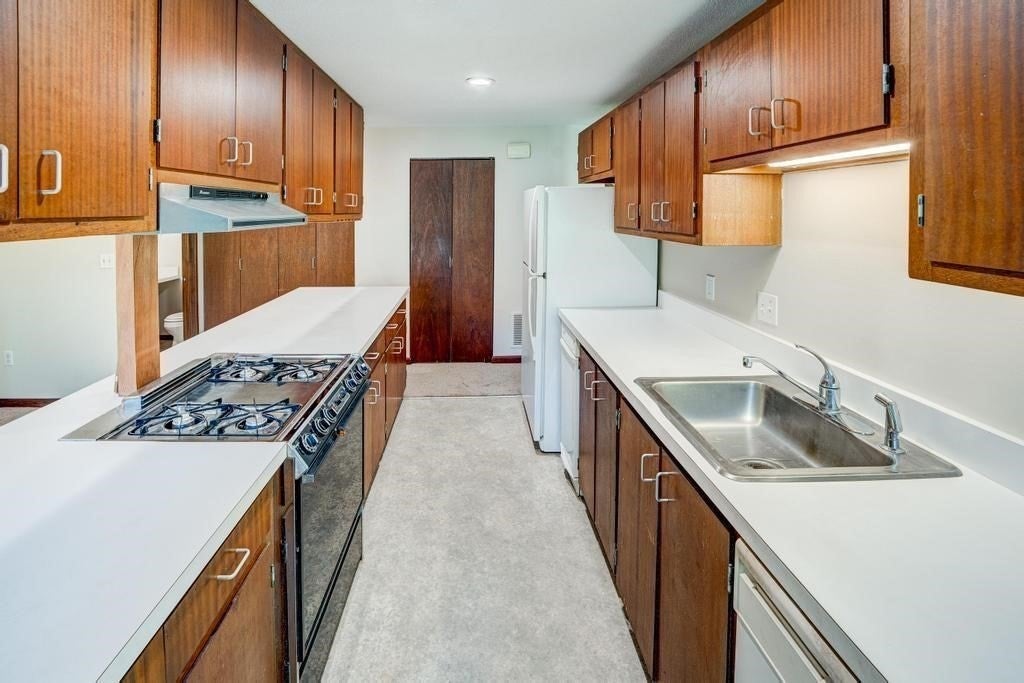 296 Brown Bear Crossing #296, Acton, MA, 296 Brown Bear Crossing #296, Acton, MA Photo #7