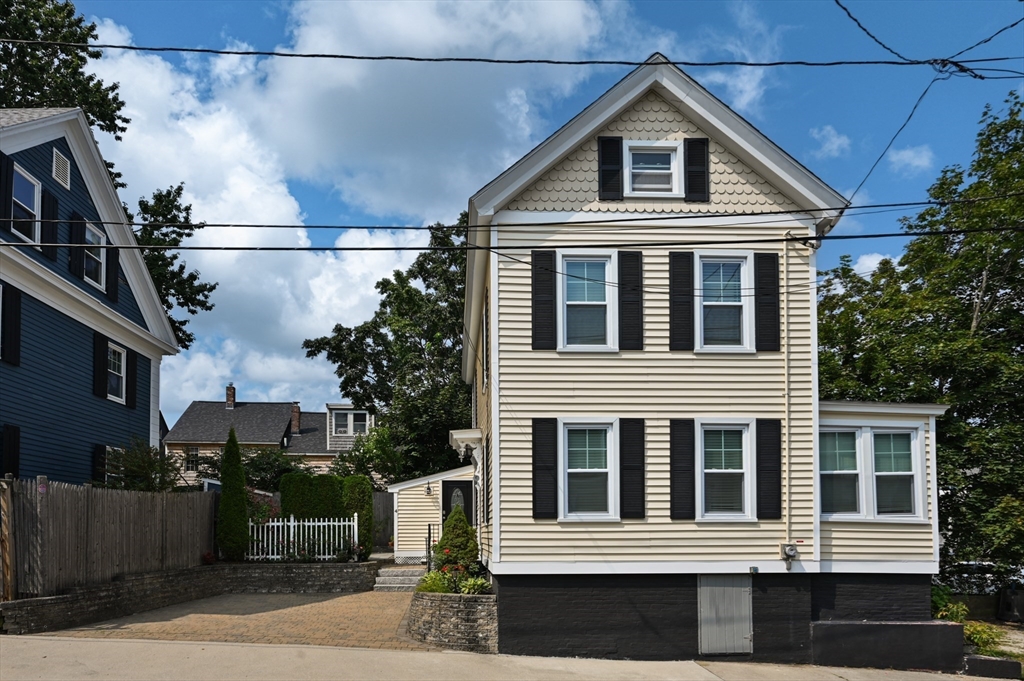 4 Olive Street, Newburyport, MA Photo #2