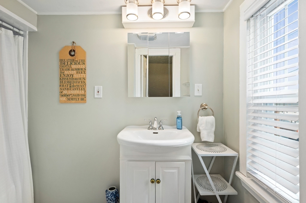 4 Olive Street, Newburyport, MA Photo #20