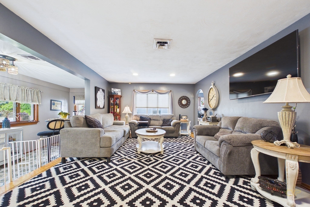 26 Pershing Ave
