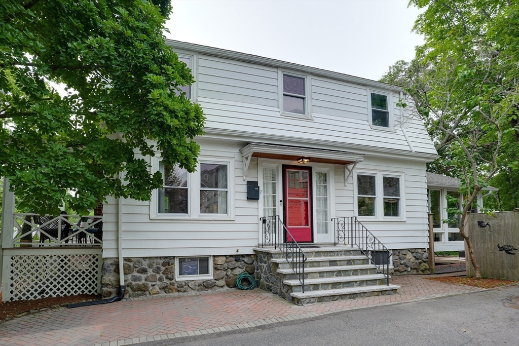 7 Henry St