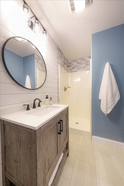 Medway, Massachusetts 02053, United States, 3 Bedrooms Bedrooms, ,3 BathroomsBathrooms,Residential,Active,170726