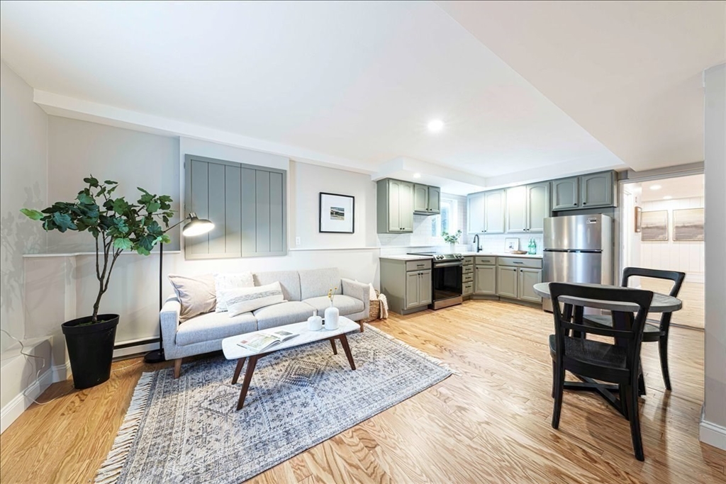 Medway, Massachusetts 02053, United States, 3 Bedrooms Bedrooms, ,3 BathroomsBathrooms,Residential,Active,170726