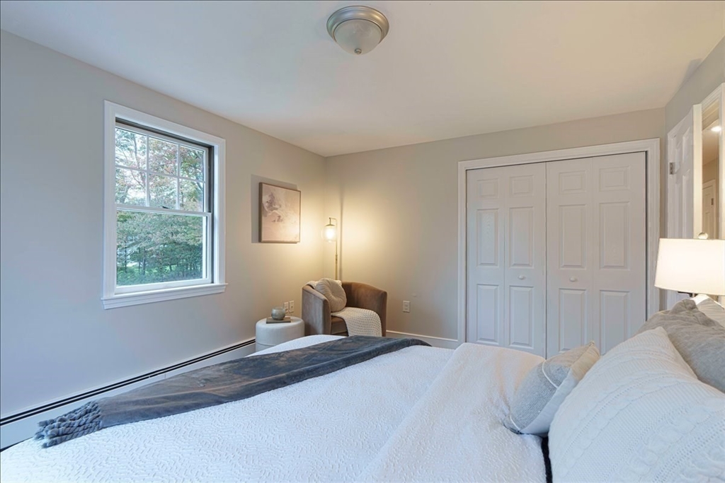 Medway, Massachusetts 02053, United States, 3 Bedrooms Bedrooms, ,3 BathroomsBathrooms,Residential,Active,170726