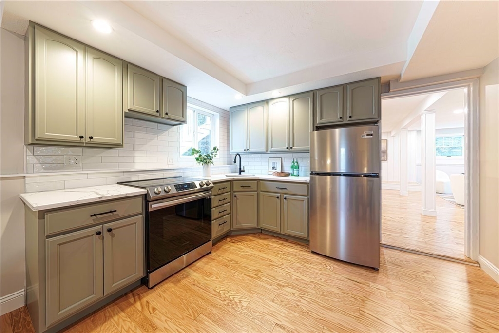 Medway, Massachusetts 02053, United States, 3 Bedrooms Bedrooms, ,3 BathroomsBathrooms,Residential,Active,170726