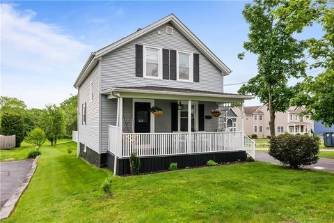 1978 County St Somerset MA 02726