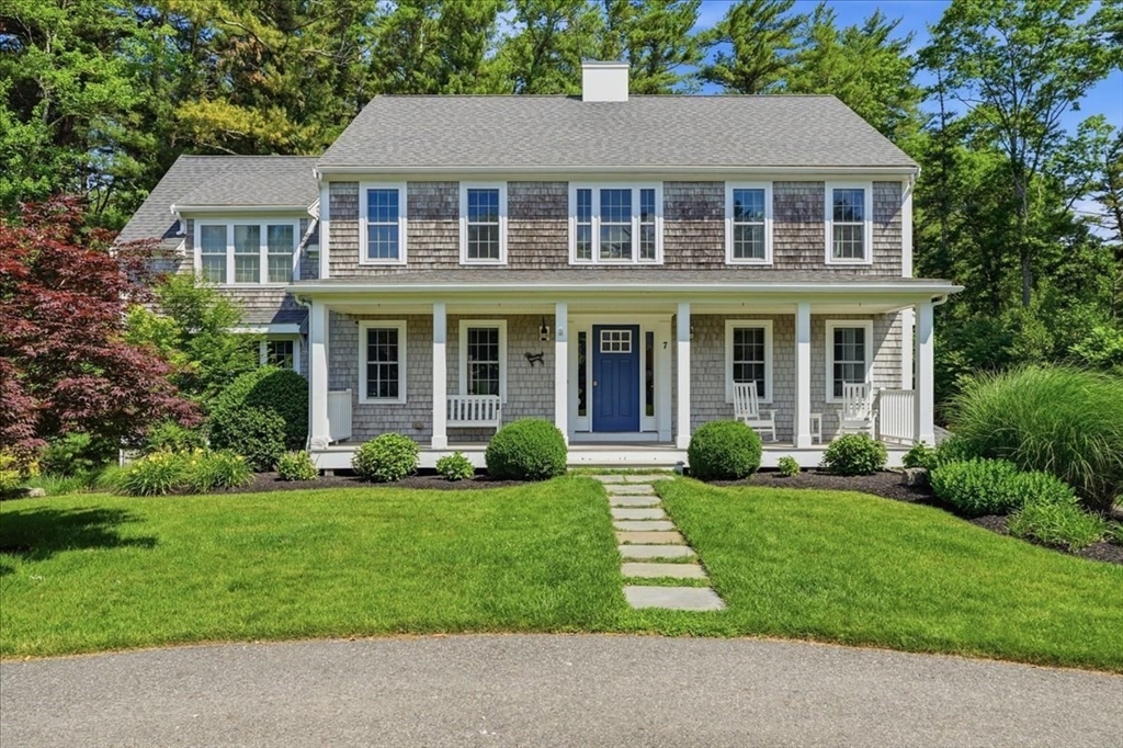 7 Fountain Knoll Ln