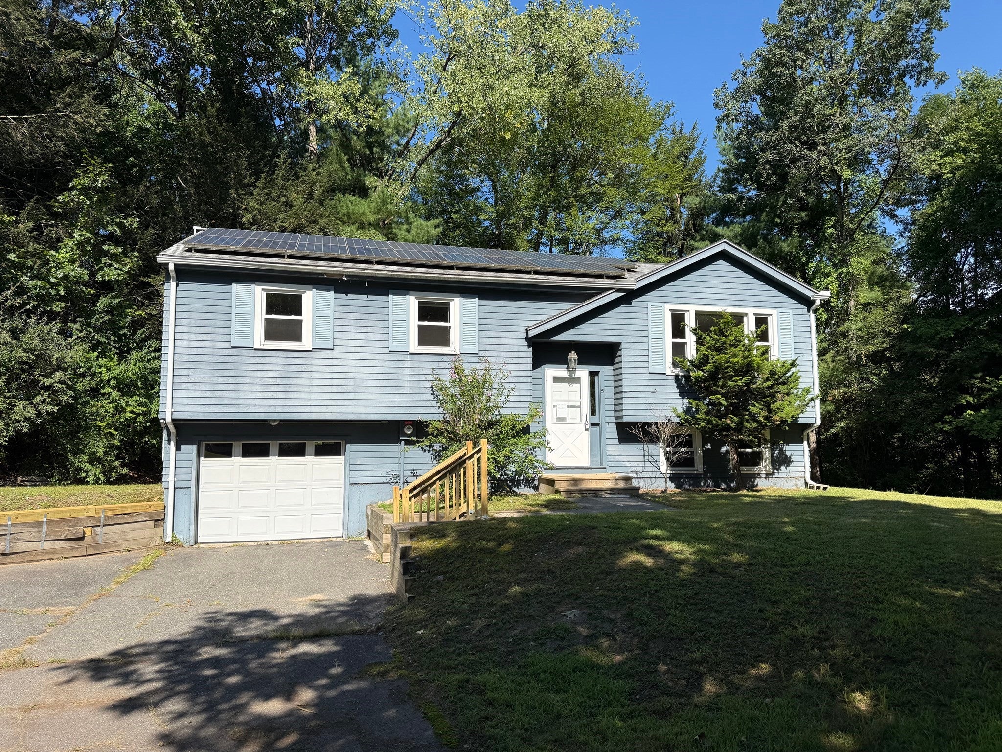 5 Edge Hill Rd, Amherst, MA Photo #1