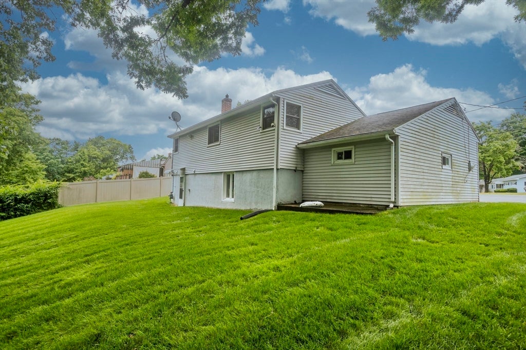89 Garvey Dr, Springfield, MA, 89 Garvey Dr, Springfield, MA Photo #4