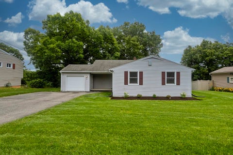 Photo of 89 Garvey Dr, Springfield, MA 01109 (MLS # 73557102)