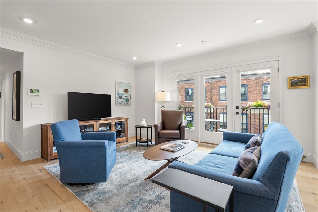 120 Brookside Ave 301
