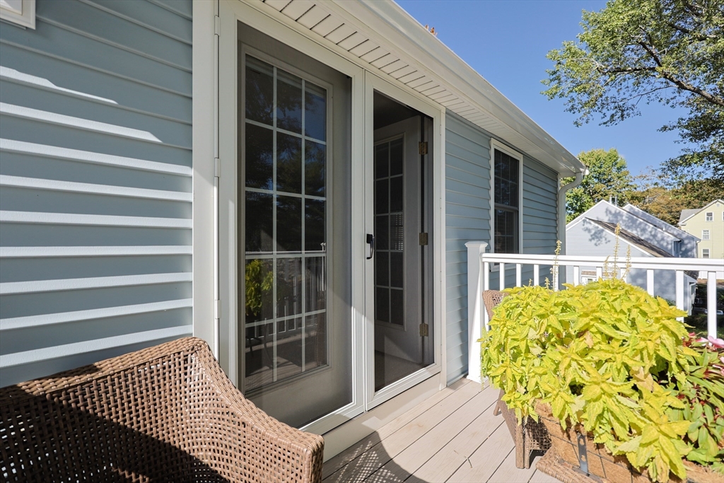 Attleboro, Massachusetts 02703, United States, 3 Bedrooms Bedrooms, ,2 BathroomsBathrooms,Residential,Active,223328