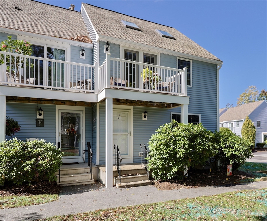 Attleboro, Massachusetts 02703, United States, 3 Bedrooms Bedrooms, ,2 BathroomsBathrooms,Residential,Active,223328