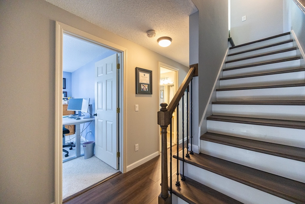 Attleboro, Massachusetts 02703, United States, 3 Bedrooms Bedrooms, ,2 BathroomsBathrooms,Residential,Active,223328