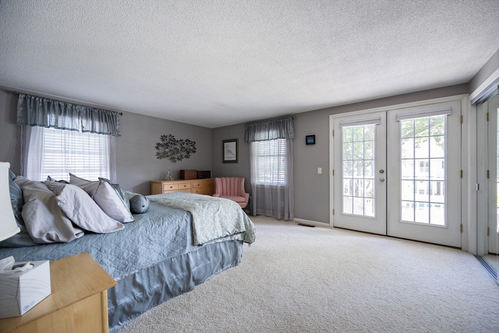 Attleboro, Massachusetts 02703, United States, 3 Bedrooms Bedrooms, ,2 BathroomsBathrooms,Residential,Active,223328