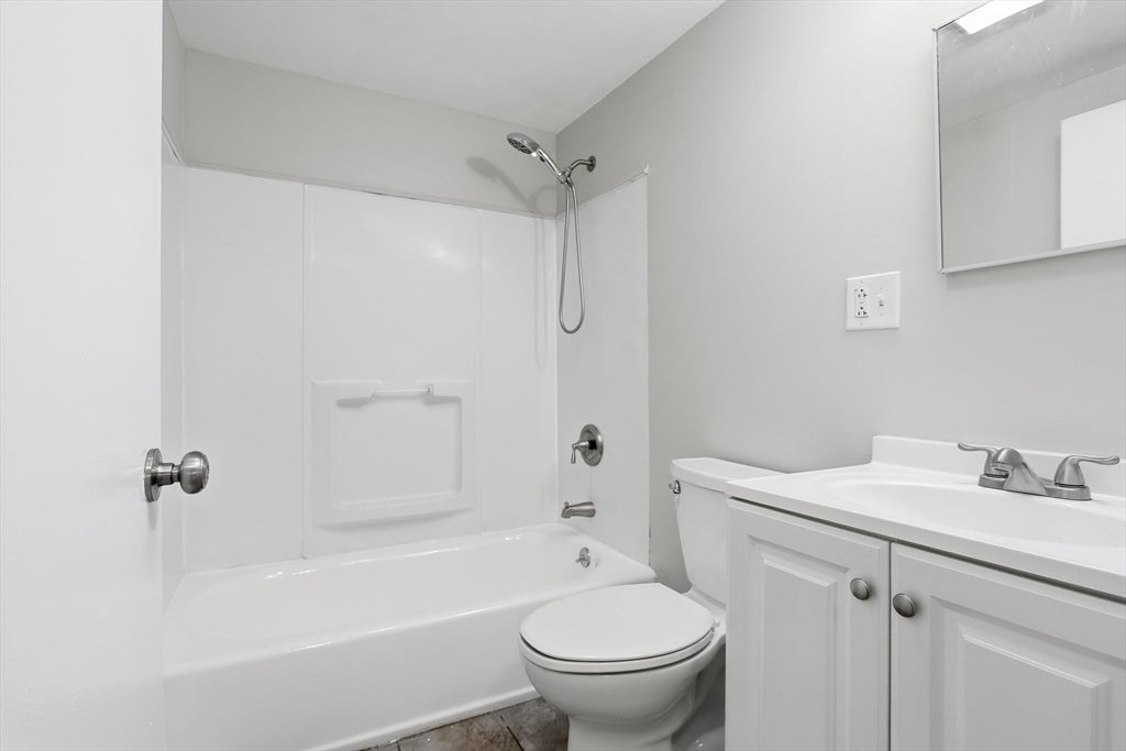 23 Frank St #6, Dracut, MA, 23 Frank St #6, Dracut, MA Photo #10