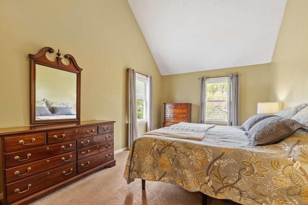 14 Oriole Circle, Shrewsbury, MA Photo #13