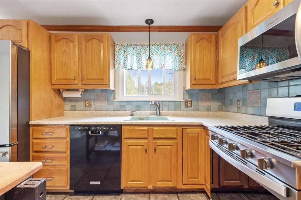 14 Oriole Circle, Shrewsbury, MA Photo #8