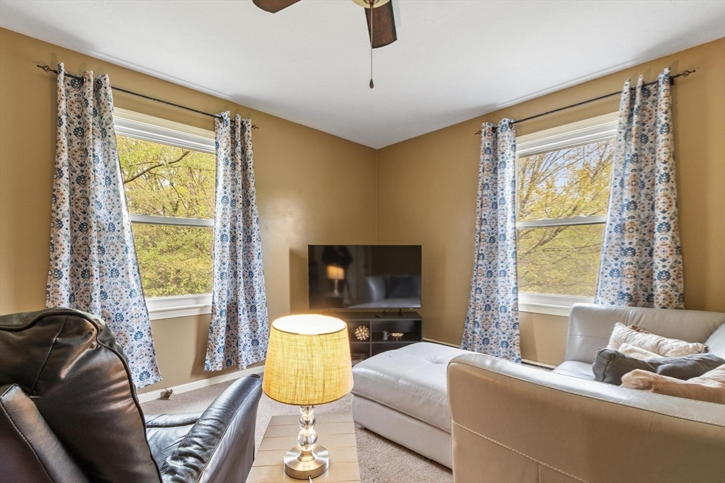 14 Oriole Circle, Shrewsbury, MA Photo #17