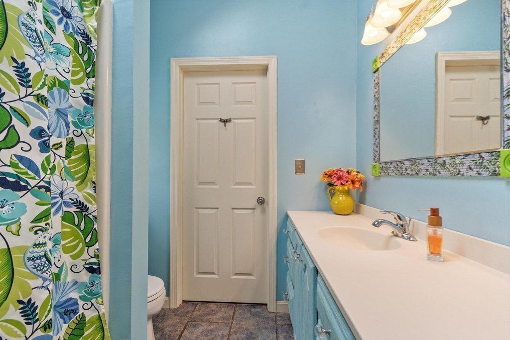 14 Oriole Circle, Shrewsbury, MA Photo #18