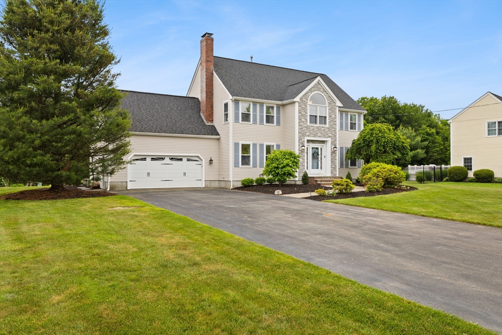 12 Waterbury Ln