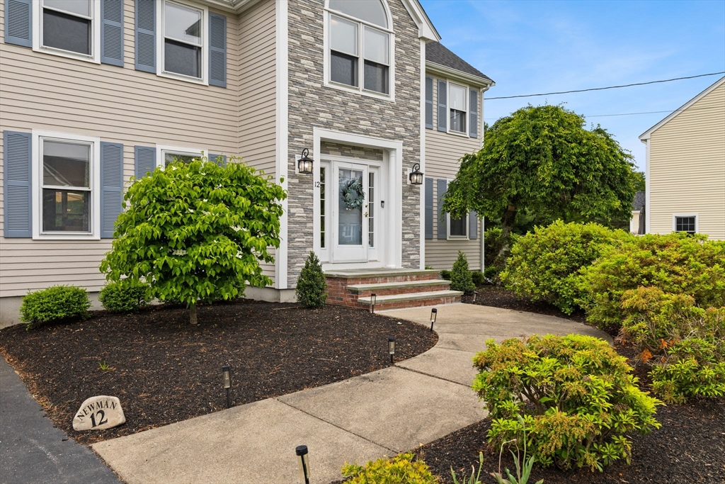 12 Waterbury Ln
