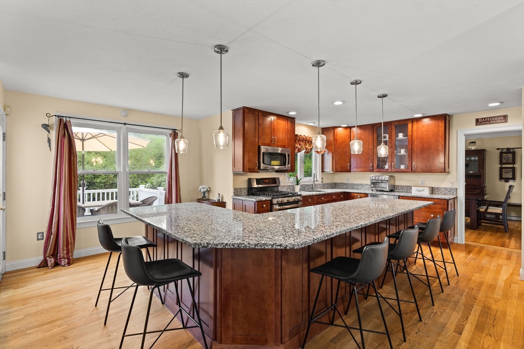12 Waterbury Ln