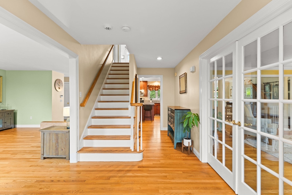12 Waterbury Ln