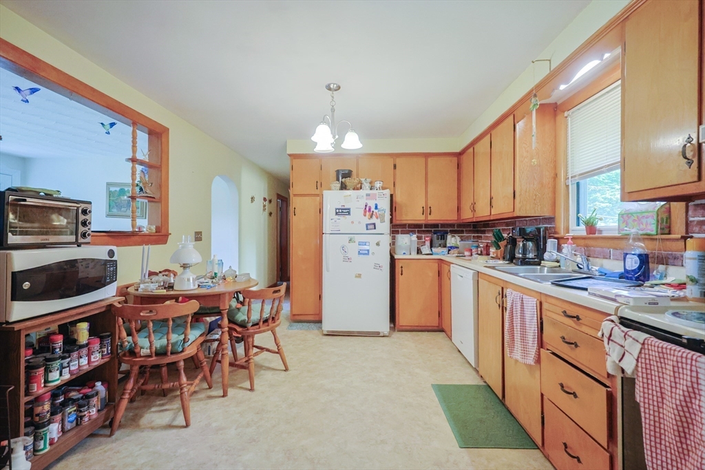 23 Thayer St
