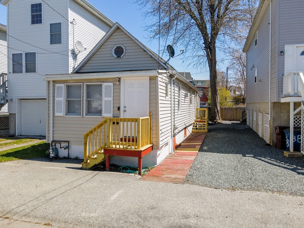 32 Arcadia St