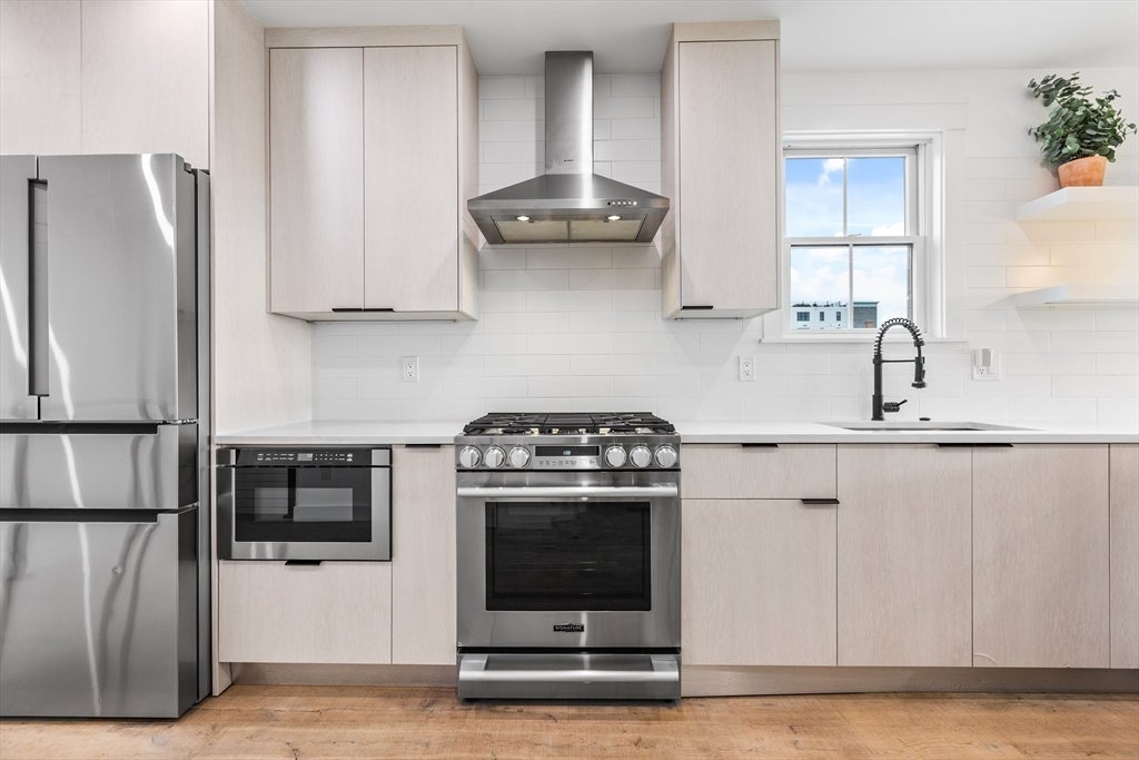 360 Athens St #A, Boston, MA, 360 Athens St #A, Boston, MA Photo #4