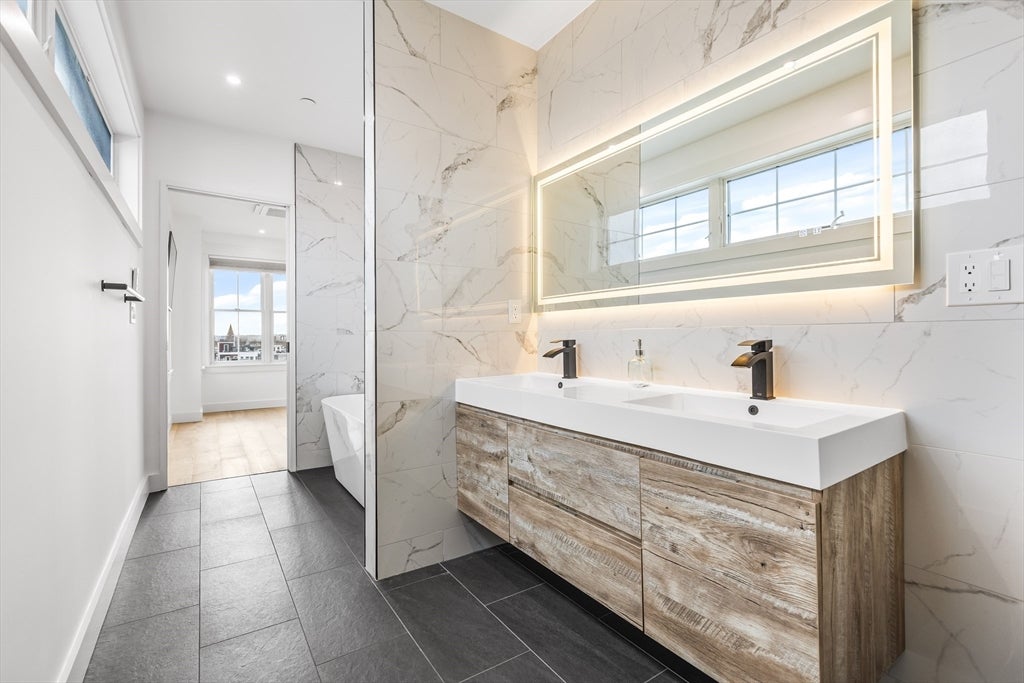 360 Athens St #A, Boston, MA, 360 Athens St #A, Boston, MA Photo #14