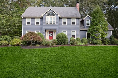 16 Peters Ln Franklin MA 02038