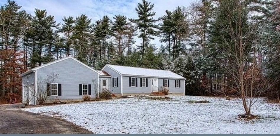 Click for 65 French St, Hanson, MA slideshow