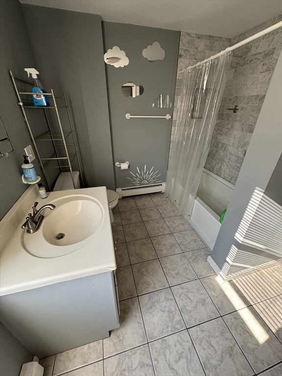 Bellingham, Massachusetts 02019, United States, 2 Bedrooms Bedrooms, ,1 BathroomBathrooms,Residential,Active,183136