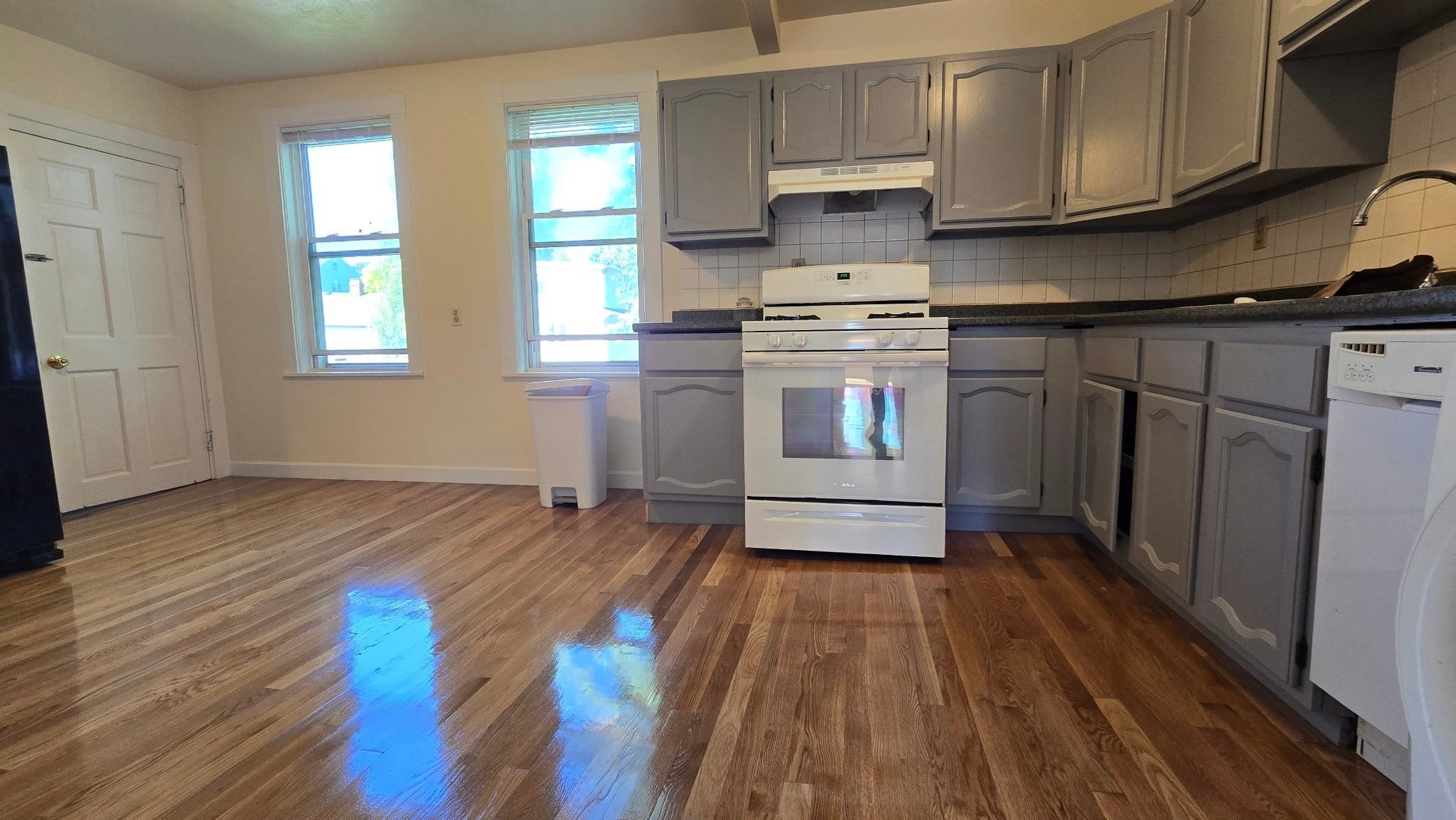 27 Newcastle Rd #1, Boston, MA Photo #2