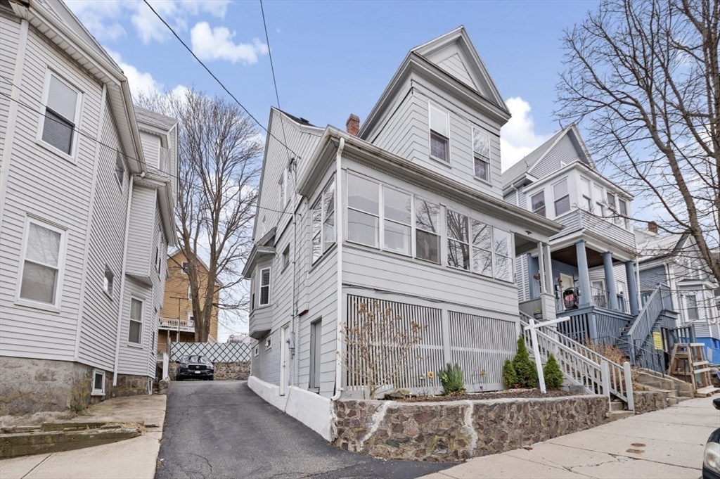 89 Reed Ave