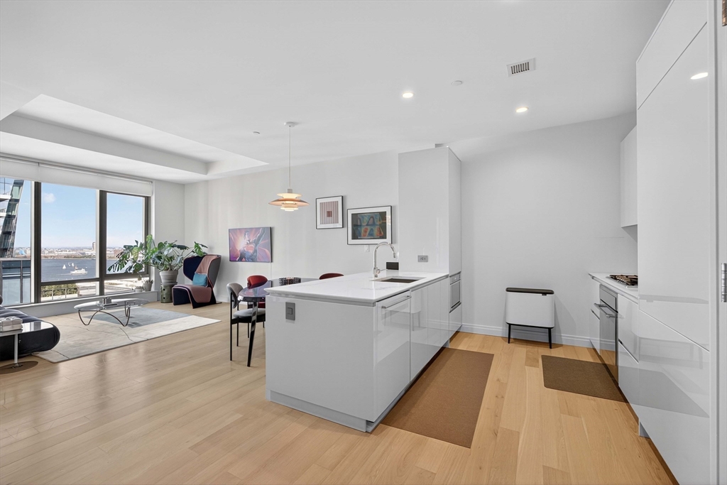 135 Seaport Blvd 2001