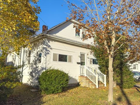 16 Ash St Fairhaven MA 02719